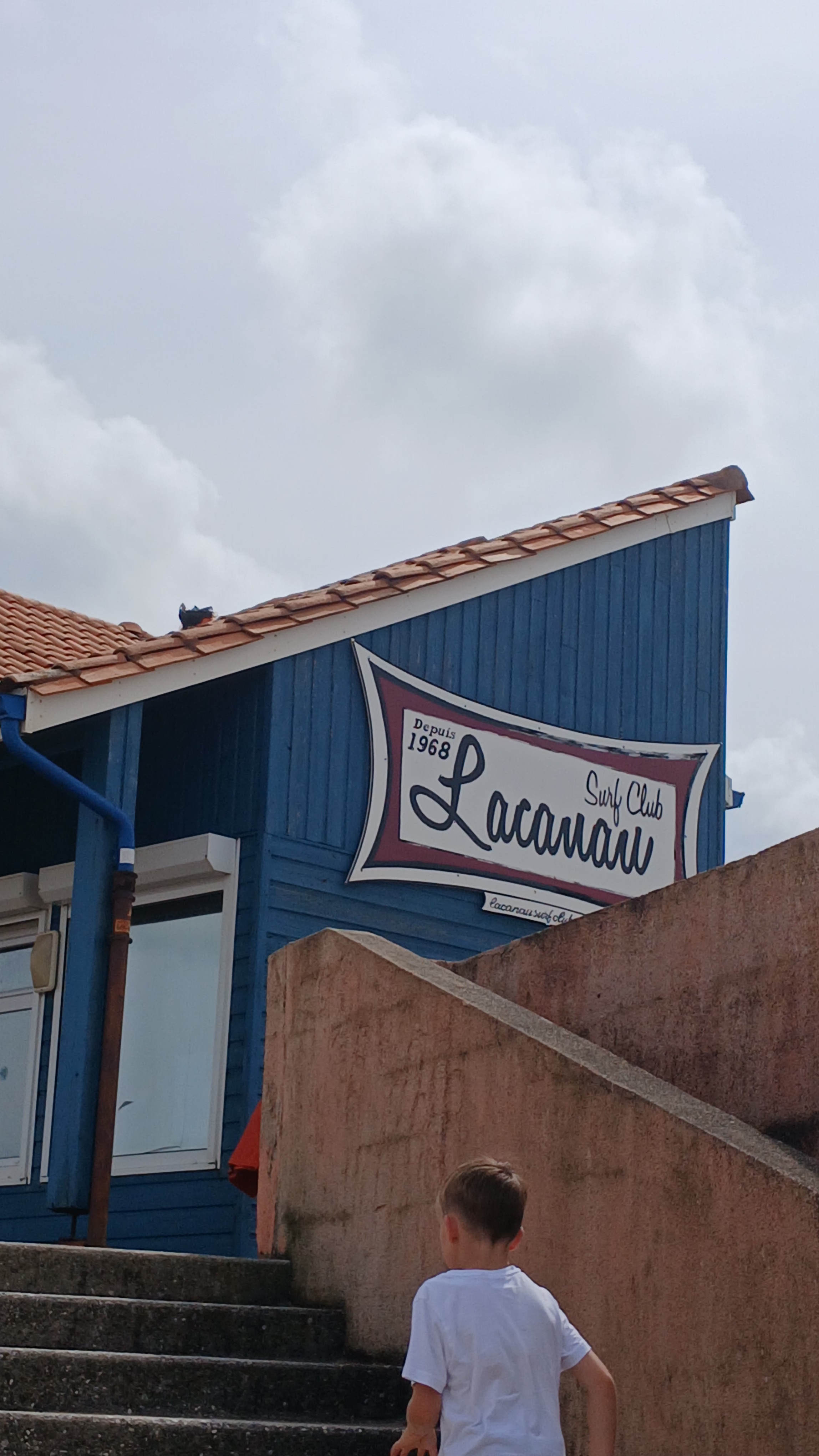 Aulas de stand up em praias paradiziacas é com a Gostoso Surf School, te ensinamos rapidamente | aluguel de pranchas