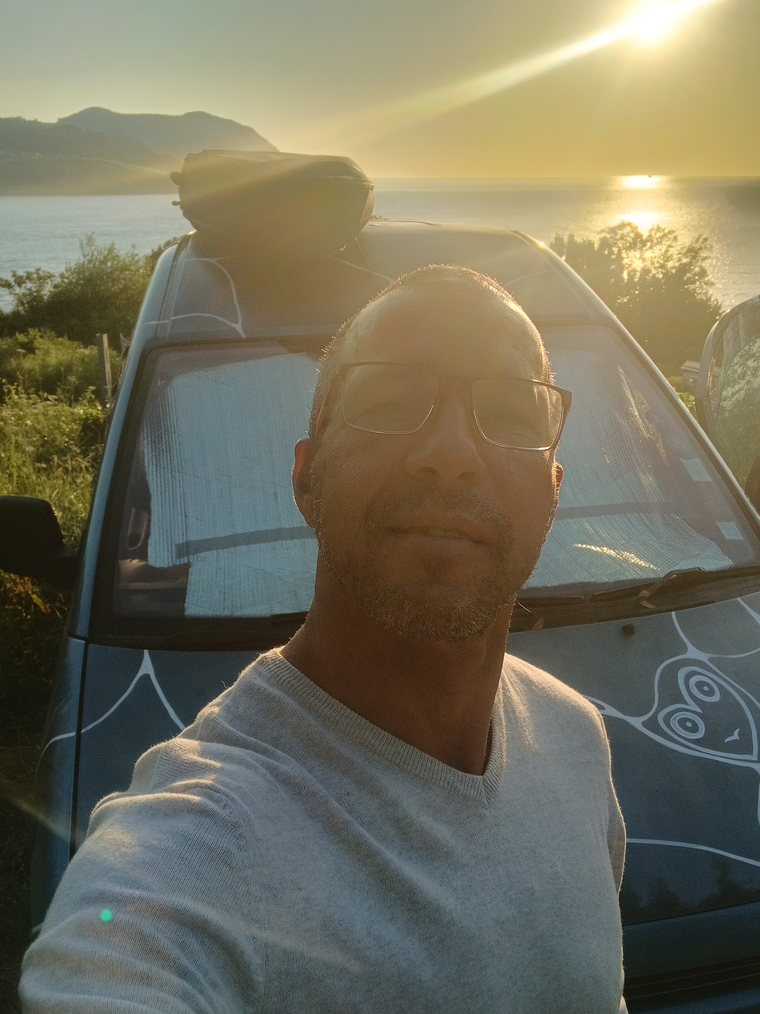 Aulas de stand up em praias paradiziacas é com a Gostoso Surf School, te ensinamos rapidamente | aluguel de pranchas