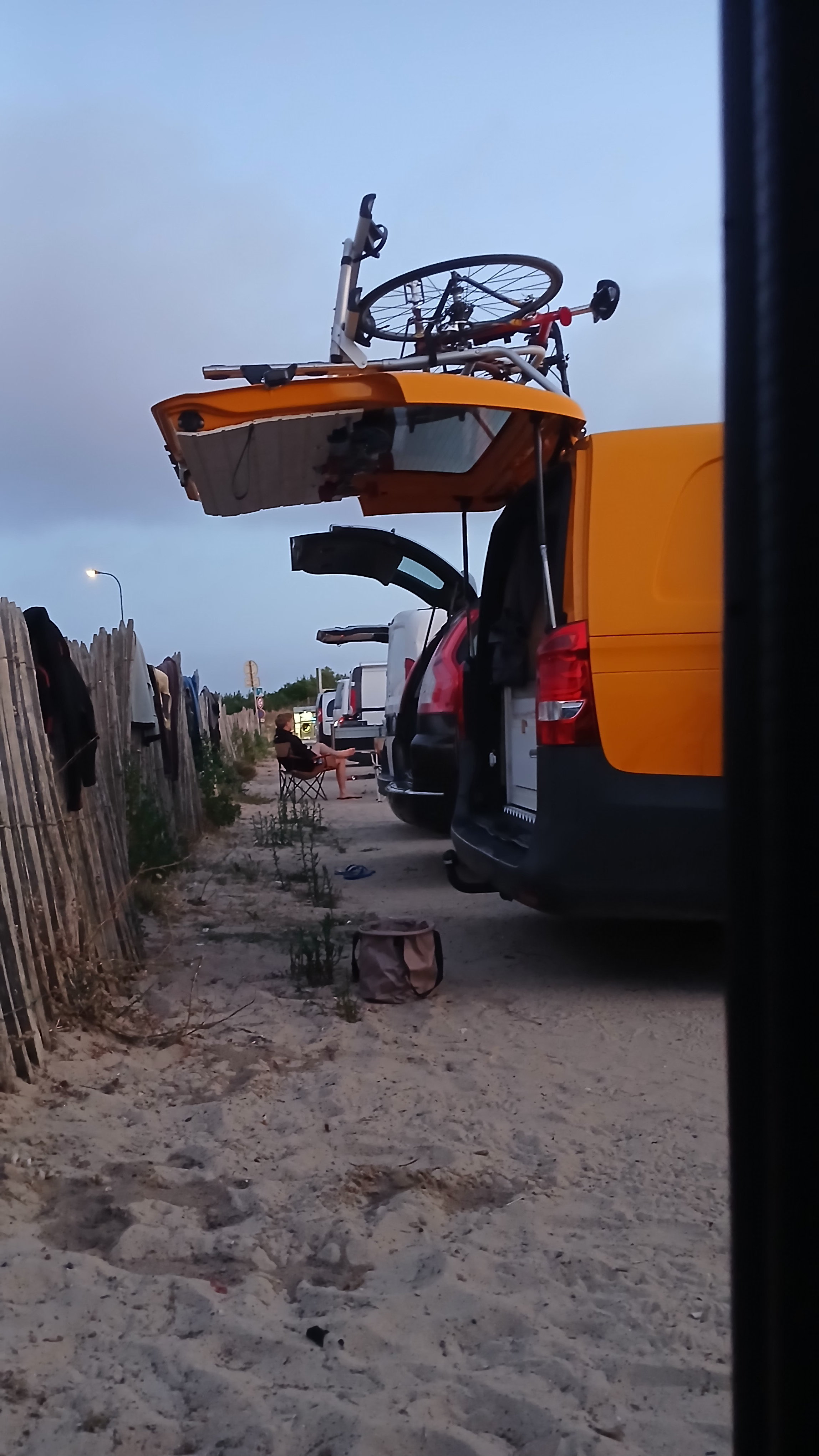Aulas de stand up em praias paradiziacas é com a Gostoso Surf School, te ensinamos rapidamente | aluguel de pranchas
